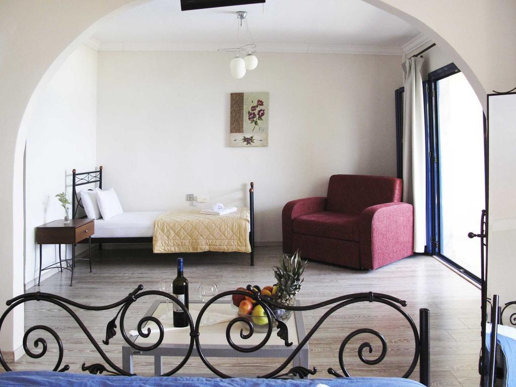 Hotel Azur Kriopigi Esterno foto